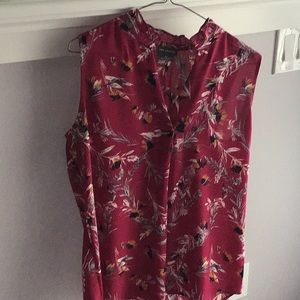 Women’s Sleeveless Blouse